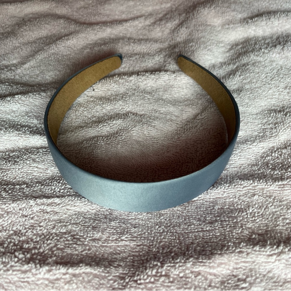 SHEIN Blue Minimalist Hair Accessory